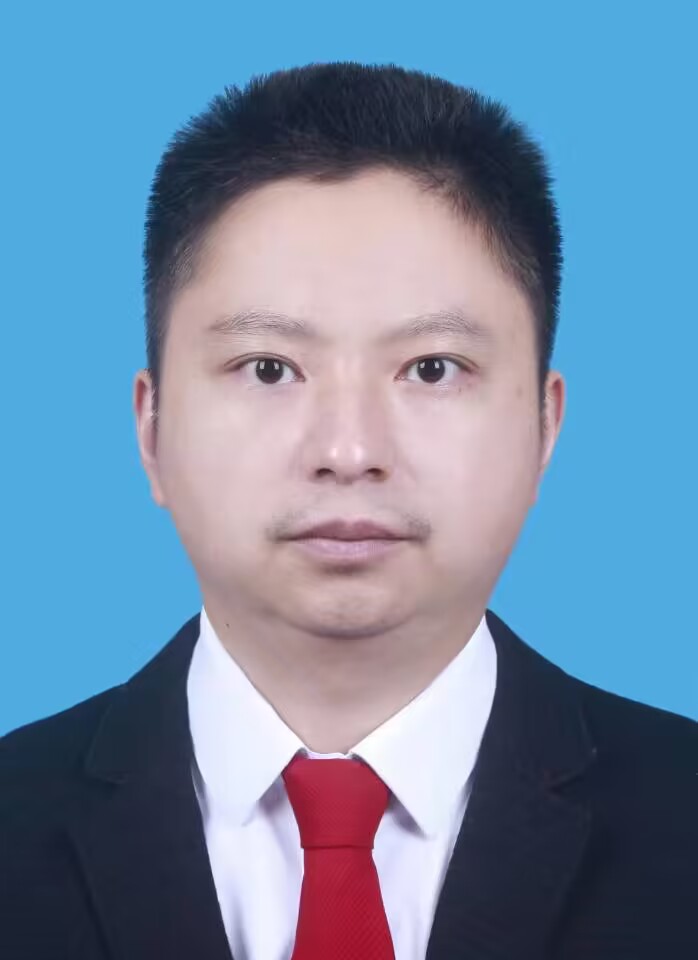 市委教育工委委员，市教育考试院院长：周航