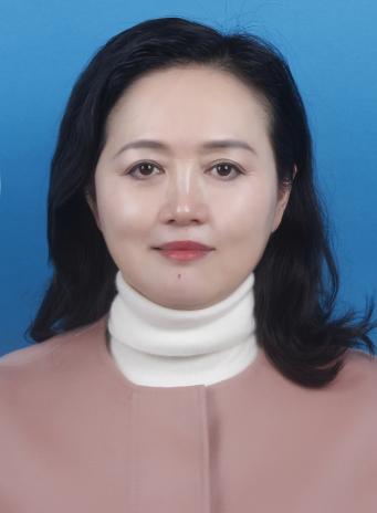 市委教育工委委员，局党组成员、总督学：卢静